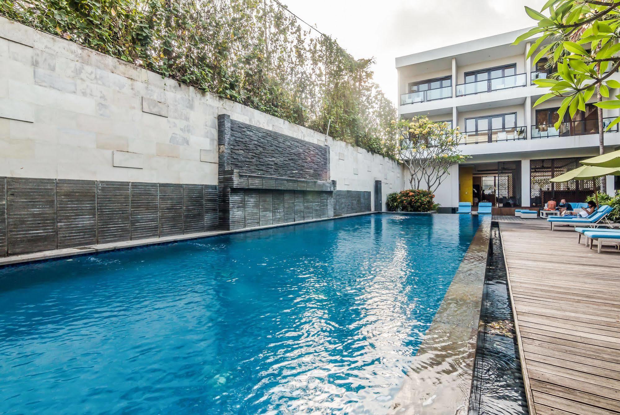 Zen Rooms Kuta Beach Poppies Lane Eksteriør bilde