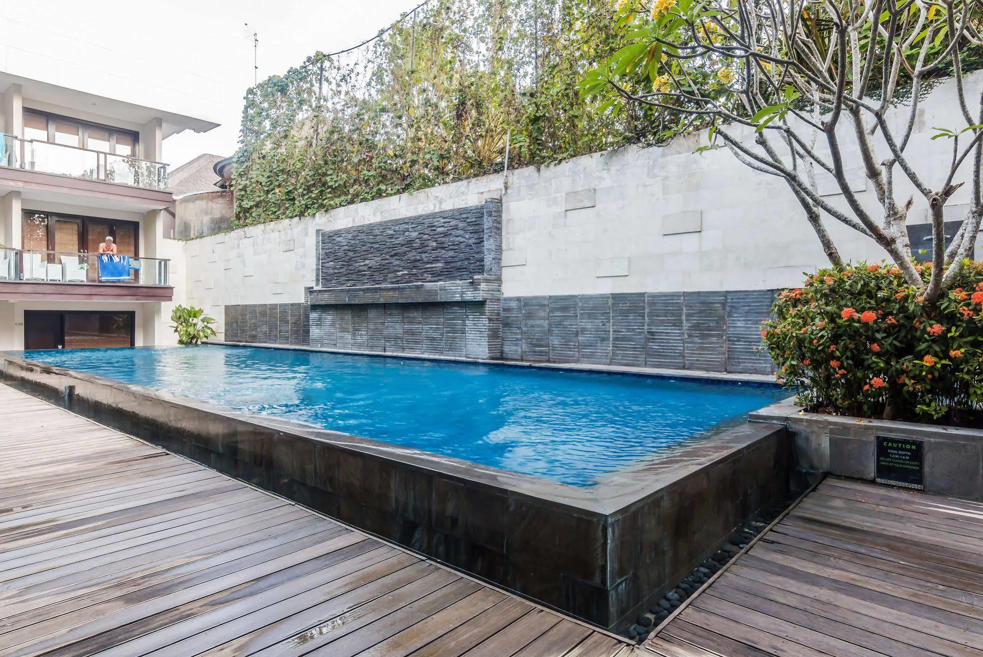 Zen Rooms Kuta Beach Poppies Lane Eksteriør bilde
